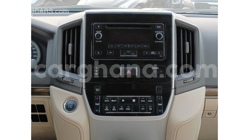 Big with watermark toyota land cruiser ashanti import dubai 48924