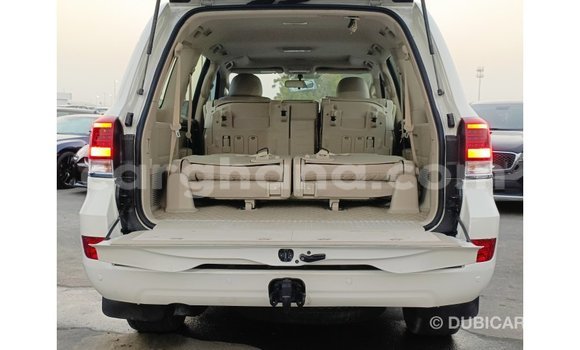 Buy Import Toyota Land Cruiser White Car in Import - Dubai in Ashanti Buy Import Toyota Land Cruiser White Car in Import - Dubai in Ashanti
