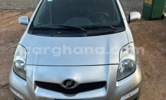 Ra Àlòkù Toyota Vitz Silver Ọkọ̀ in Accra ni Greater Accra