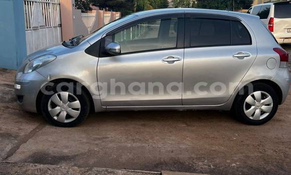 Sayi Na hannu Toyota Vitz Azurfa Mota in Accra a Greater Accra Sayi Na hannu Toyota Vitz Azurfa Mota in Accra a Greater Accra