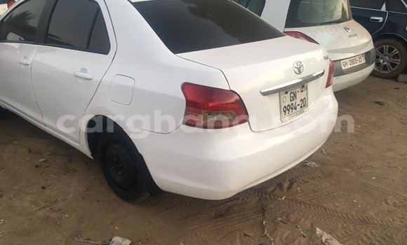 Sayi Na hannu Toyota Yaris White Mota in Accra a Greater Accra Sayi Na hannu Toyota Yaris White Mota in Accra a Greater Accra