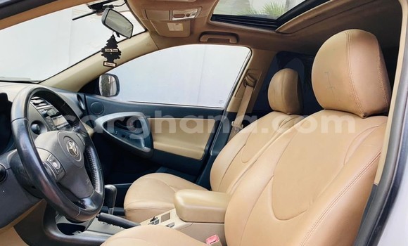 Sayi Na hannu Toyota RAV4 White Mota in Accra a Greater Accra Sayi Na hannu Toyota RAV4 White Mota in Accra a Greater Accra