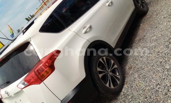 Sayi Na hannu Toyota RAV4 White Mota in Accra a Greater Accra Sayi Na hannu Toyota RAV4 White Mota in Accra a Greater Accra