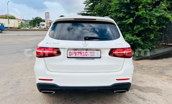 Sayi Na hannu Mercedes‒Benz GLC White Mota in Accra a Greater Accra Sayi Na hannu Mercedes‒Benz GLC White Mota in Accra a Greater Accra
