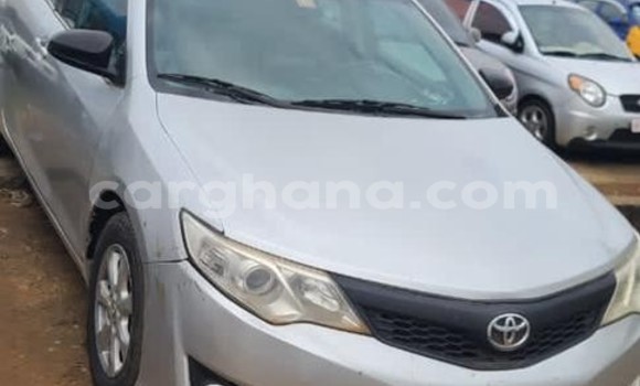 Ra Àlòkù Toyota Camry Silver Ọkọ̀ in Accra ni Greater Accra