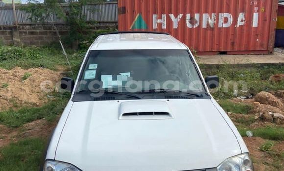 Sayi Na hannu Nissan Hardbody White Mota in Accra a Greater Accra Sayi Na hannu Nissan Hardbody White Mota in Accra a Greater Accra