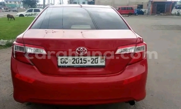 Ra Àlòkù Toyota Camry Red Ọkọ̀ in Accra ni Greater Accra Ra Àlòkù Toyota Camry Red Ọkọ̀ in Accra ni Greater Accra