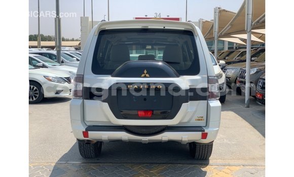Sayi Imported Mitsubishi Pajero White Mota in Import - Dubai a Ashanti Sayi Imported Mitsubishi Pajero White Mota in Import - Dubai a Ashanti