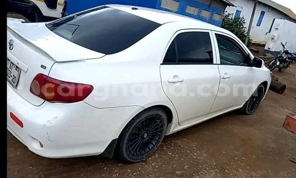 Ra Àlòkù Toyota Corolla funfun Ọkọ̀ in Accra ni Greater Accra Ra Àlòkù Toyota Corolla funfun Ọkọ̀ in Accra ni Greater Accra