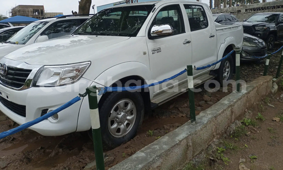 Sayi Na hannu Toyota Hilux White Mota in Accra a Greater Accra Sayi Na hannu Toyota Hilux White Mota in Accra a Greater Accra