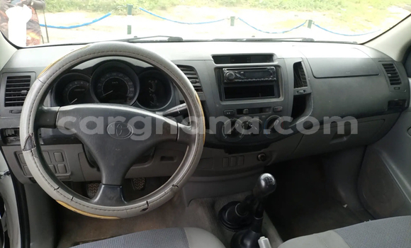 Sayi Na hannu Toyota Hilux White Mota in Accra a Greater Accra Sayi Na hannu Toyota Hilux White Mota in Accra a Greater Accra