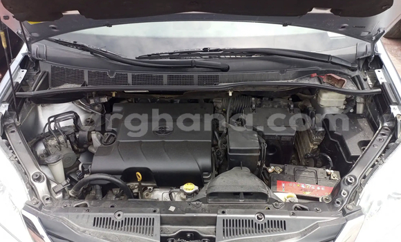 Sayi Na hannu Toyota Sienna Blue Mota in Accra a Greater Accra Sayi Na hannu Toyota Sienna Blue Mota in Accra a Greater Accra