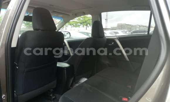 Buy Used Toyota RAV4 Green Car in Accra in Greater Accra Buy Used Toyota RAV4 Green Car in Accra in Greater Accra