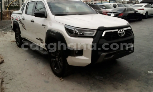 Sayi Na hannu Toyota Hilux White Mota in Accra a Greater Accra Sayi Na hannu Toyota Hilux White Mota in Accra a Greater Accra