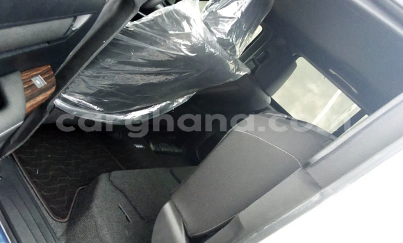 Sayi Na hannu Toyota Hilux White Mota in Accra a Greater Accra Sayi Na hannu Toyota Hilux White Mota in Accra a Greater Accra