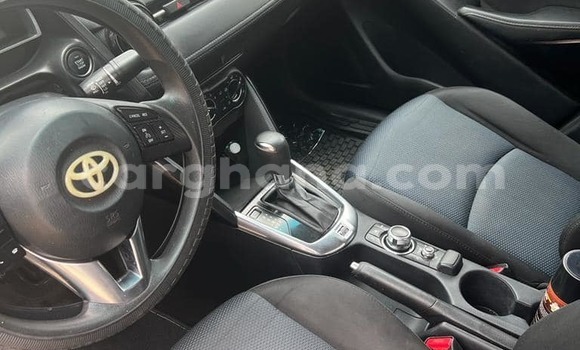 Sayi Na hannu Toyota Yaris White Mota in Accra a Greater Accra Sayi Na hannu Toyota Yaris White Mota in Accra a Greater Accra