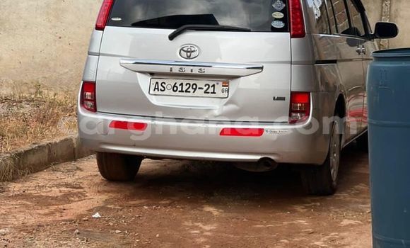 Sayi Na hannu Toyota ISis Azurfa Mota in Accra a Greater Accra Sayi Na hannu Toyota ISis Azurfa Mota in Accra a Greater Accra