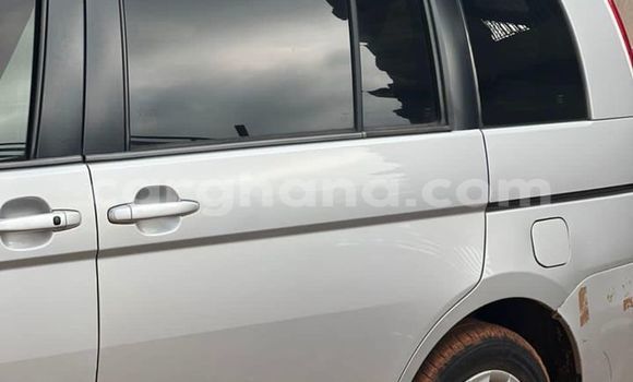 Sayi Na hannu Toyota ISis Azurfa Mota in Accra a Greater Accra Sayi Na hannu Toyota ISis Azurfa Mota in Accra a Greater Accra