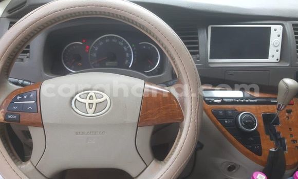 Sayi Na hannu Toyota ISis Azurfa Mota in Accra a Greater Accra Sayi Na hannu Toyota ISis Azurfa Mota in Accra a Greater Accra