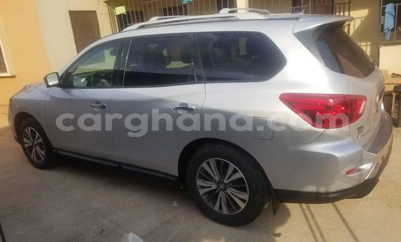 Sayi Na hannu Nissan Pathfinder Azurfa Mota in Accra a Greater Accra