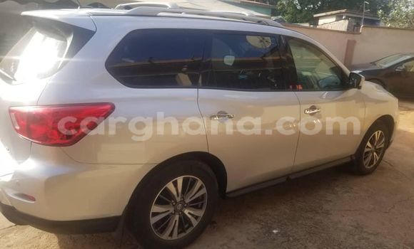 Sayi Na hannu Nissan Pathfinder Azurfa Mota in Accra a Greater Accra Sayi Na hannu Nissan Pathfinder Azurfa Mota in Accra a Greater Accra