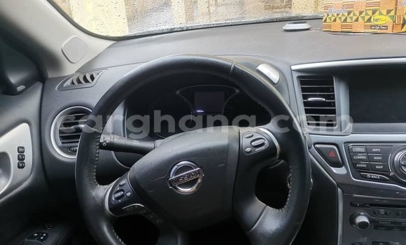 Sayi Na hannu Nissan Pathfinder Azurfa Mota in Accra a Greater Accra Sayi Na hannu Nissan Pathfinder Azurfa Mota in Accra a Greater Accra