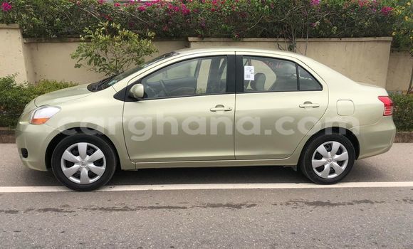Ra Àlòkù Toyota Yaris Brown Ọkọ̀ in Accra ni Greater Accra