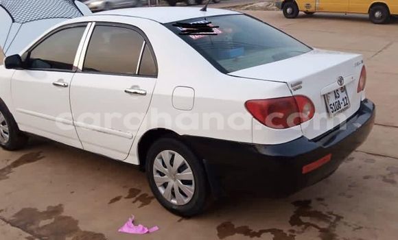 Ra Àlòkù Toyota Corolla funfun Ọkọ̀ in Kumasi ni Ashanti