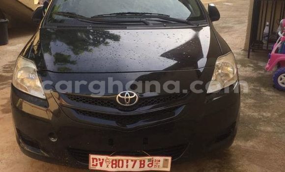 Sayi Na hannu Toyota Yaris Black Mota in Accra a Greater Accra