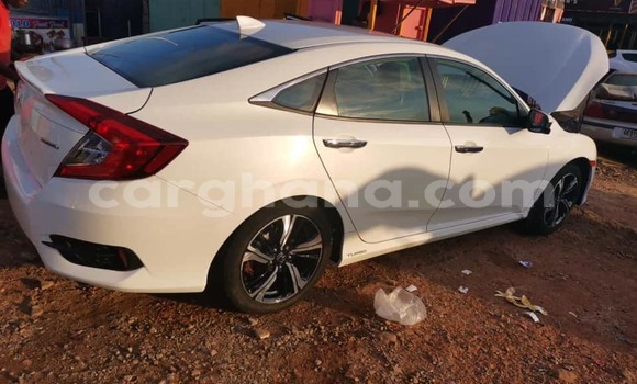 Ra Àlòkù Honda Civic funfun Ọkọ̀ in Accra ni Greater Accra