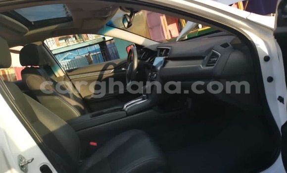 Sayi Na hannu Honda Civic White Mota in Accra a Greater Accra Sayi Na hannu Honda Civic White Mota in Accra a Greater Accra