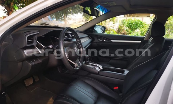 Sayi Na hannu Honda Civic White Mota in Accra a Greater Accra Sayi Na hannu Honda Civic White Mota in Accra a Greater Accra