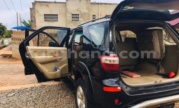 Sayi Na hannu Toyota Fortuner Black Mota in Accra a Greater Accra Sayi Na hannu Toyota Fortuner Black Mota in Accra a Greater Accra