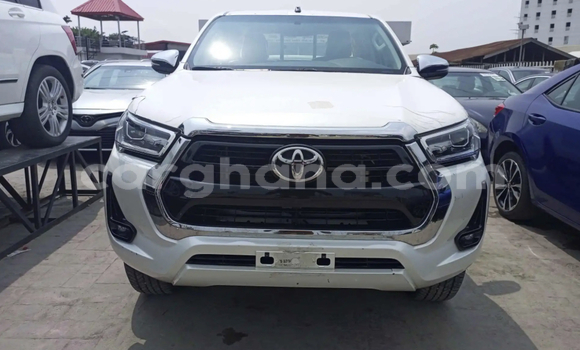 Sayi Na hannu Toyota Hilux Black Mota in Accra a Greater Accra