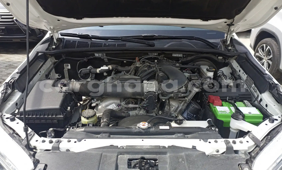 Sayi Na hannu Toyota Hilux White Mota in Accra a Greater Accra Sayi Na hannu Toyota Hilux White Mota in Accra a Greater Accra