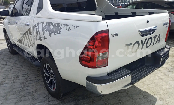Sayi Na hannu Toyota Hilux White Mota in Accra a Greater Accra Sayi Na hannu Toyota Hilux White Mota in Accra a Greater Accra