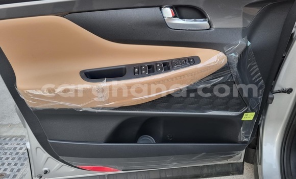 Buy Used Hyundai Santa Fe Silver Car in Accra in Greater Accra Buy Used Hyundai Santa Fe Silver Car in Accra in Greater Accra