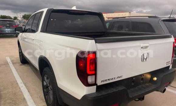 Buy Used Honda Ridgeline White Car in Accra in Greater Accra Buy Used Honda Ridgeline White Car in Accra in Greater Accra