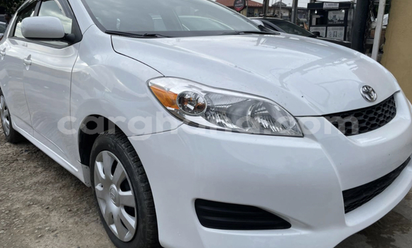 Buy Used Toyota Matrix White Car in Accra in Greater Accra