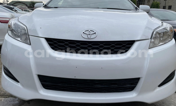 Ra Àlòkù Toyota Matrix funfun Ọkọ̀ in Accra ni Greater Accra Ra Àlòkù Toyota Matrix funfun Ọkọ̀ in Accra ni Greater Accra
