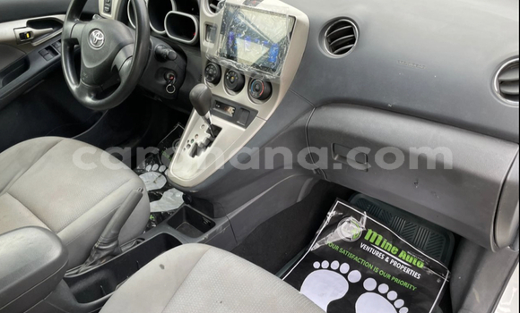 Ra Àlòkù Toyota Matrix funfun Ọkọ̀ in Accra ni Greater Accra Ra Àlòkù Toyota Matrix funfun Ọkọ̀ in Accra ni Greater Accra