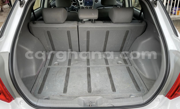 Ra Àlòkù Toyota Matrix funfun Ọkọ̀ in Accra ni Greater Accra Ra Àlòkù Toyota Matrix funfun Ọkọ̀ in Accra ni Greater Accra