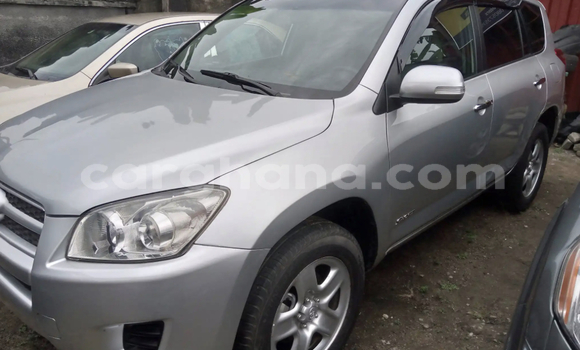 Ra Àlòkù Toyota RAV4 Silver Ọkọ̀ in Accra ni Greater Accra