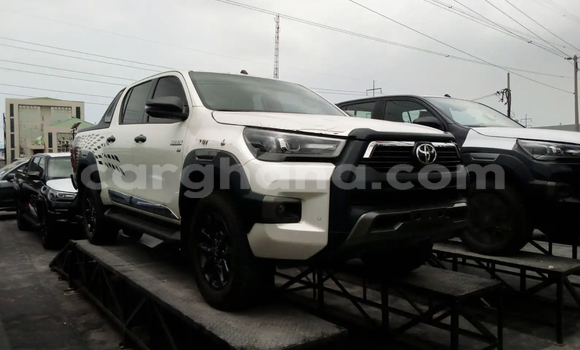 Buy Used Toyota Hilux Surf White Car in Accra in Greater Accra