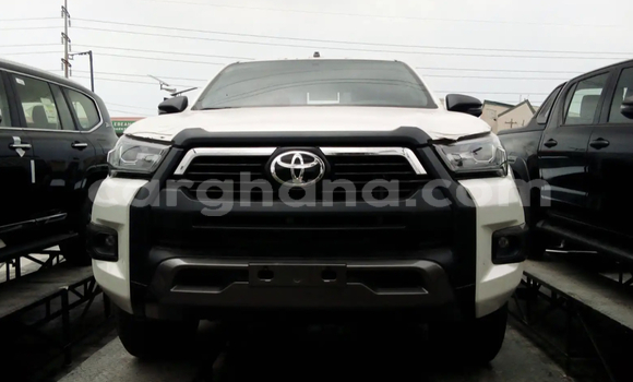 Sayi Na hannu Toyota Hilux Surf White Mota in Accra a Greater Accra Sayi Na hannu Toyota Hilux Surf White Mota in Accra a Greater Accra