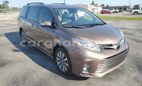 Ra Àlòkù Toyota Sienna Miiran Ọkọ̀ in Accra ni Greater Accra Ra Àlòkù Toyota Sienna Miiran Ọkọ̀ in Accra ni Greater Accra