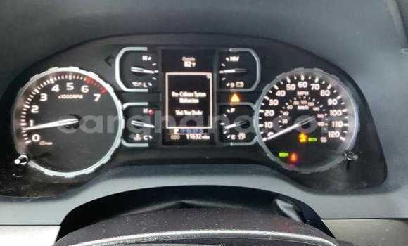 Sayi Na hannu Toyota Tundra Azurfa Mota in Accra a Greater Accra Sayi Na hannu Toyota Tundra Azurfa Mota in Accra a Greater Accra