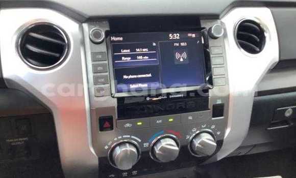 Sayi Na hannu Toyota Tundra Azurfa Mota in Accra a Greater Accra Sayi Na hannu Toyota Tundra Azurfa Mota in Accra a Greater Accra