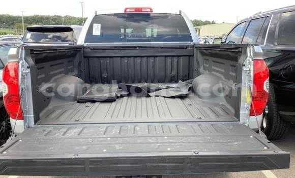 Sayi Na hannu Toyota Tundra Azurfa Mota in Accra a Greater Accra Sayi Na hannu Toyota Tundra Azurfa Mota in Accra a Greater Accra