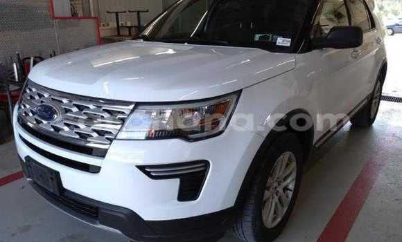 Buy Used Ford Explorer White Car in Accra in Greater Accra Buy Used Ford Explorer White Car in Accra in Greater Accra